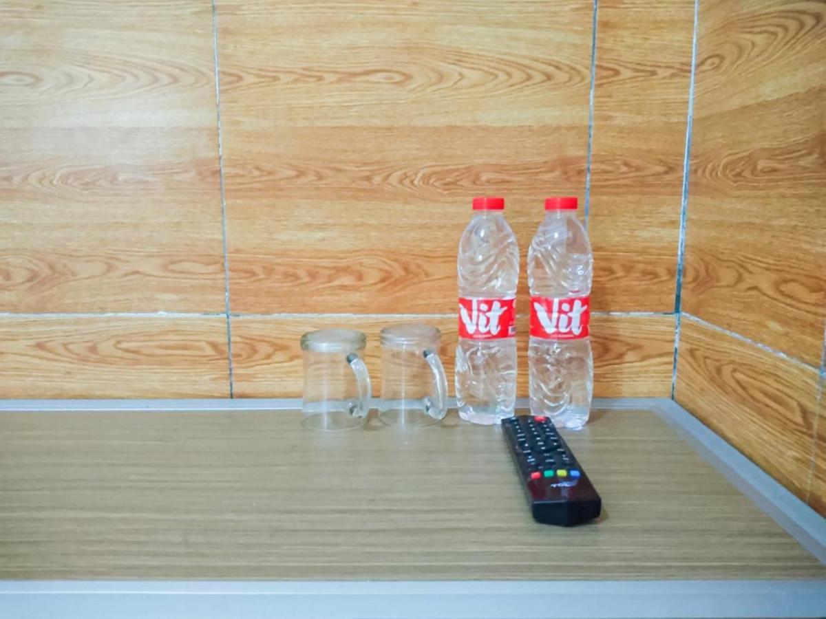 Reddoorz Syariah At Griya Soeratin Pacitan Hotell Exteriör bild